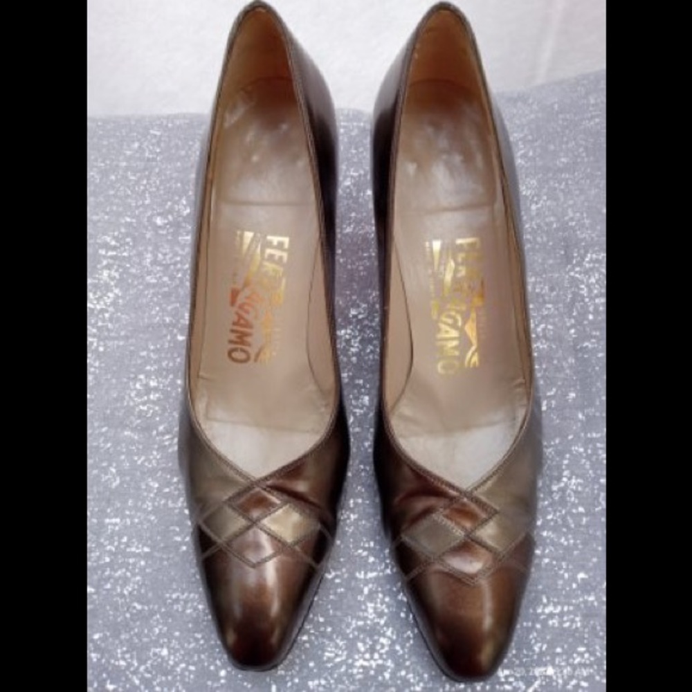 VTG Salvatore Ferragamo Women’s Kitten Brown Heel Pumps Size 7